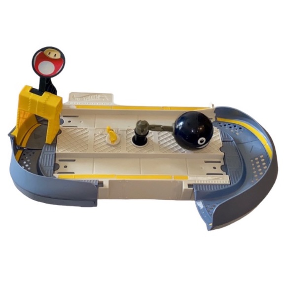 Hot Wheels Mario Kart Chain Chomp Track Set. - Picture 7 of 14